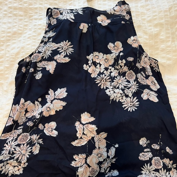 Maurices Blue Tank Top w/floral design, new with tags - Picture 2 of 6